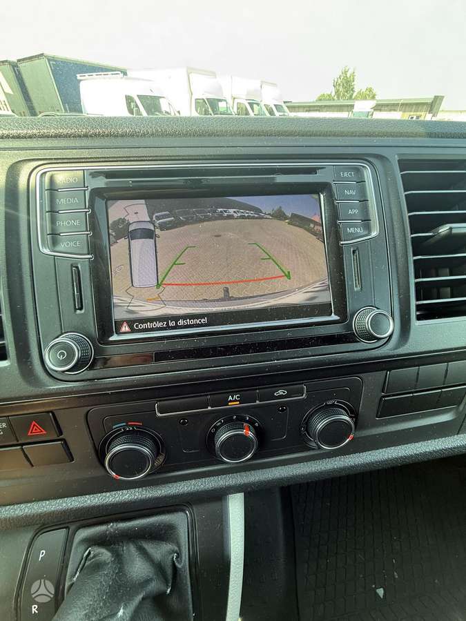 Volkswagen Transporter - 4