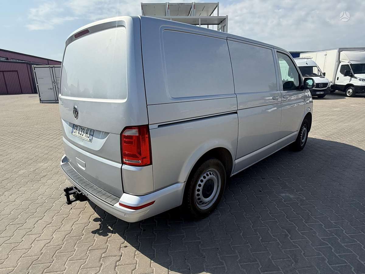 Volkswagen Transporter - 9