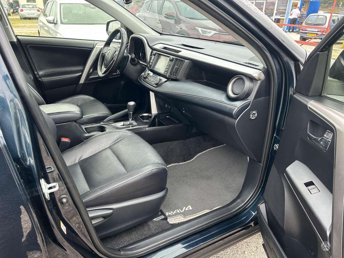 Toyota RAV4 - 11