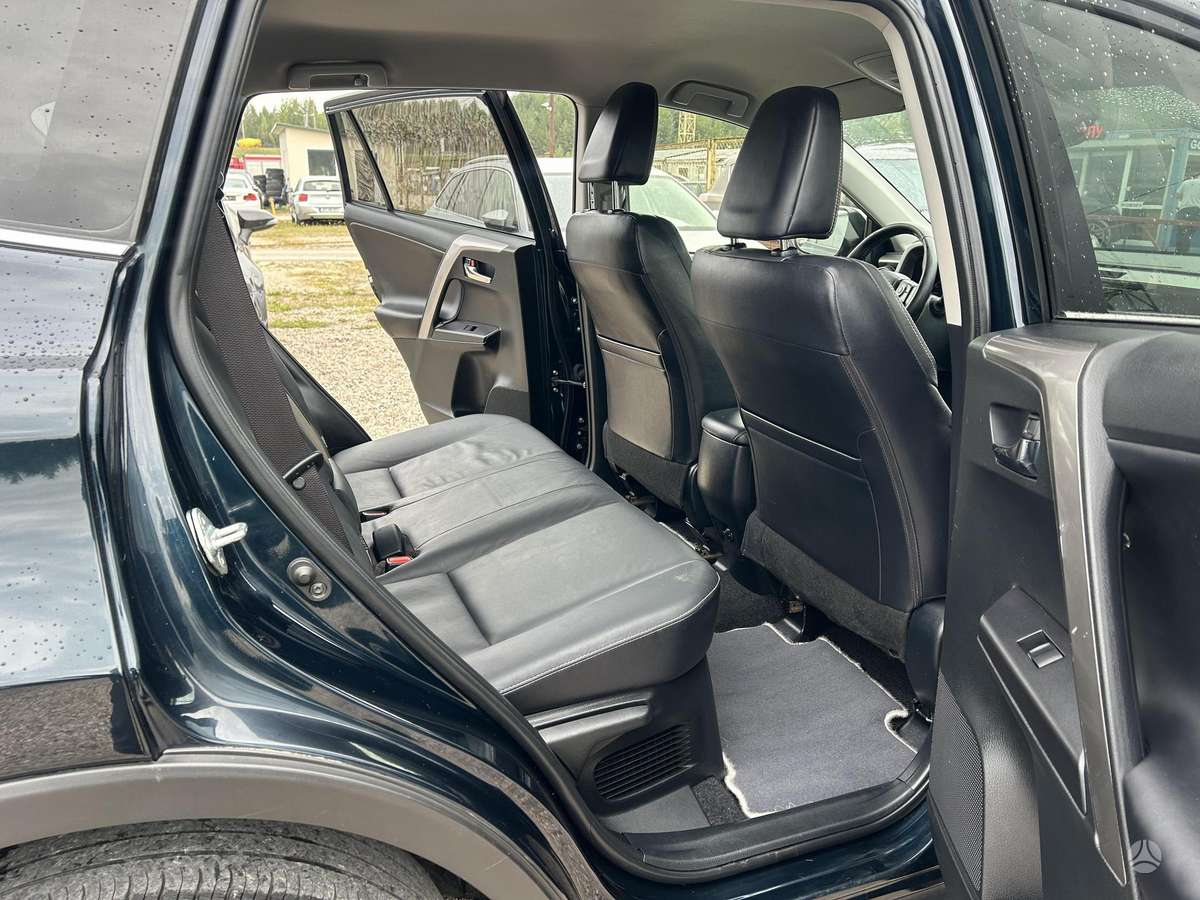 Toyota RAV4 - 12