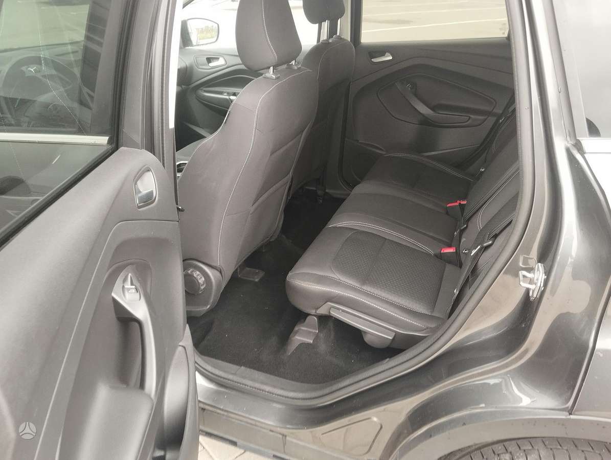 Ford Kuga - 10