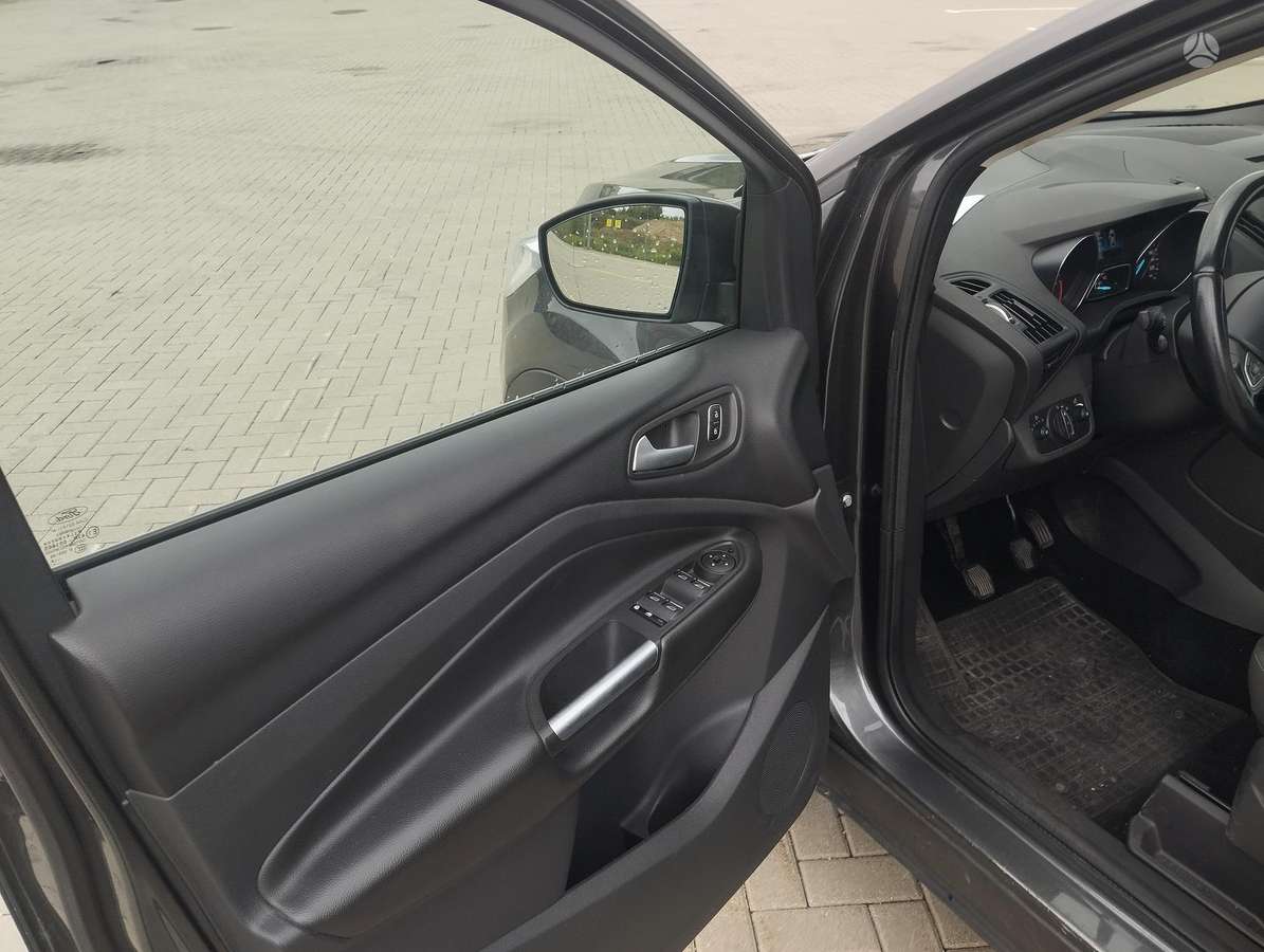 Ford Kuga - 11