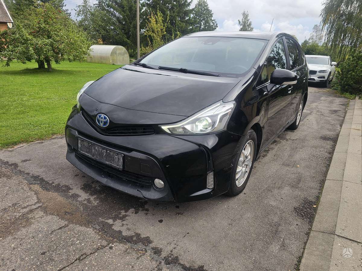 Toyota Prius+ - 1