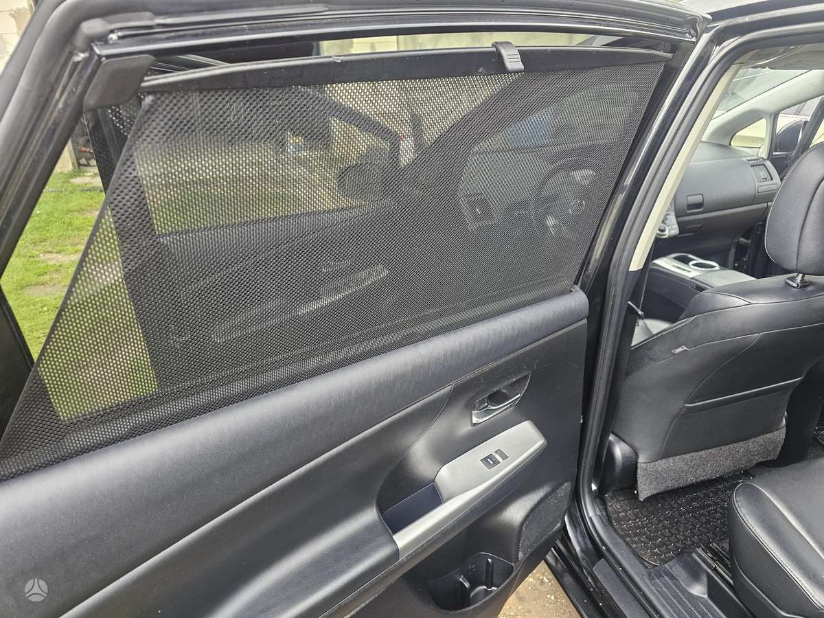 Toyota Prius+ - 12