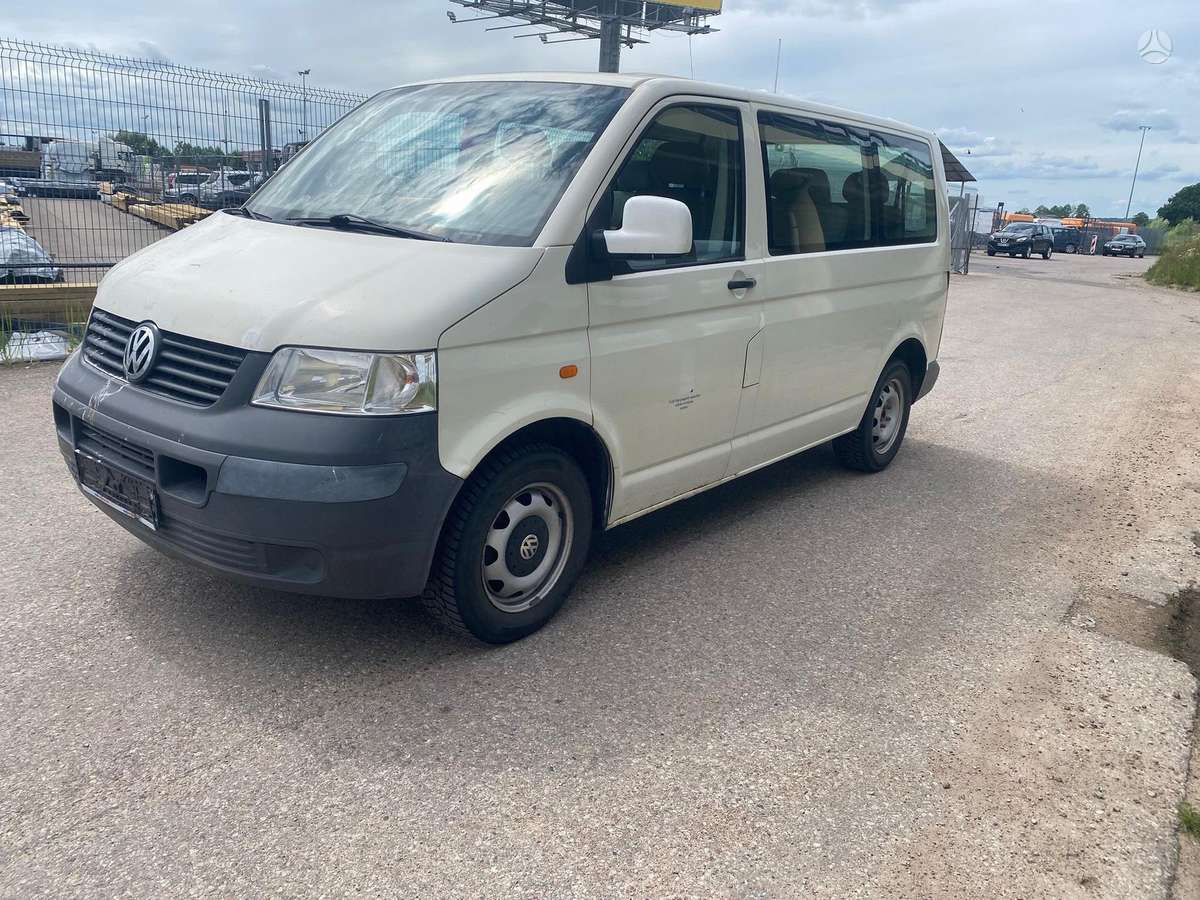 Volkswagen Transporter - 1