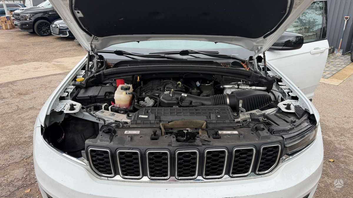 Jeep Grand Cherokee - 9