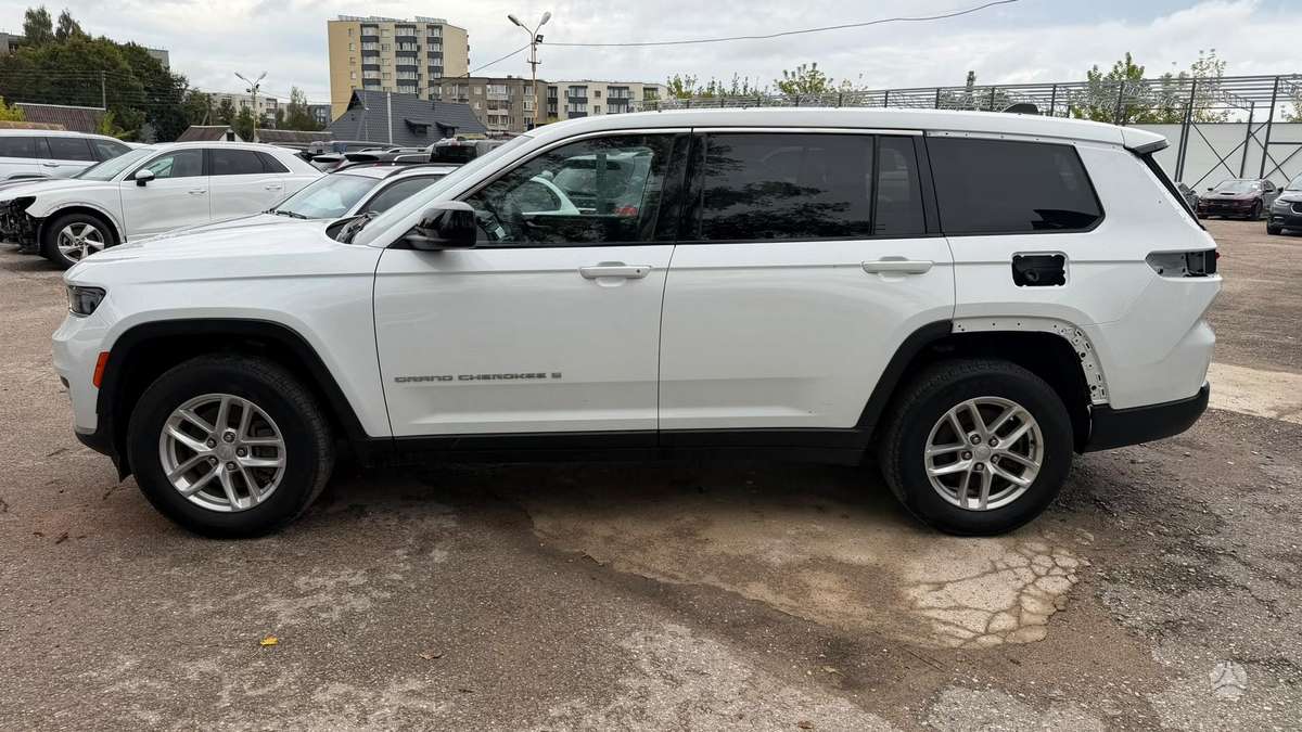 Jeep Grand Cherokee - 8