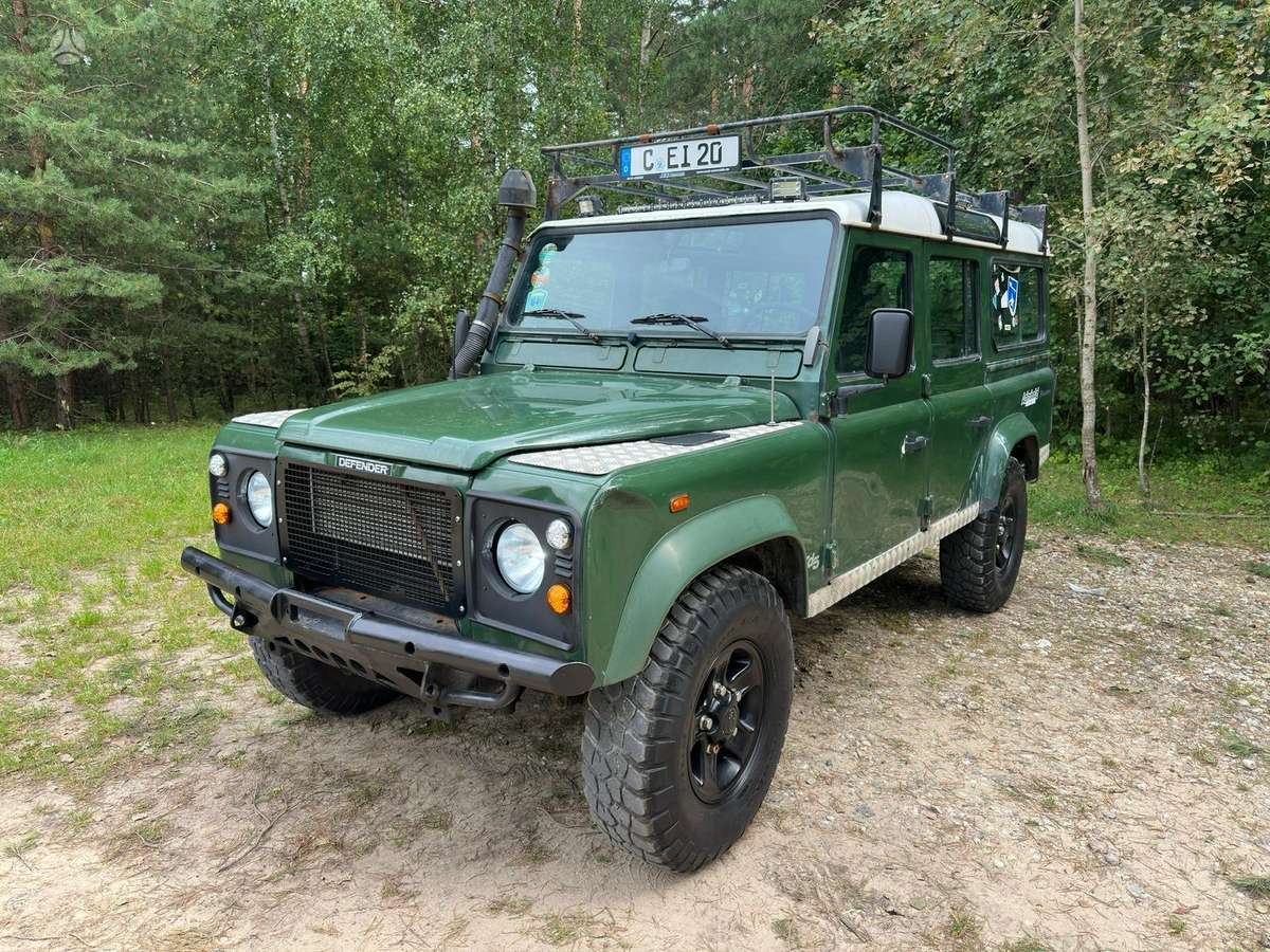 Land Rover Defender - 2
