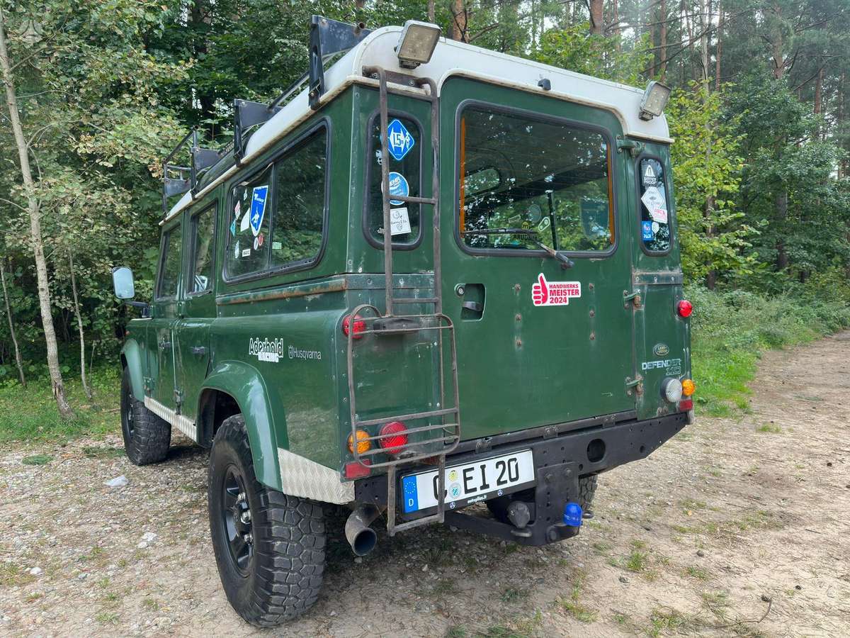 Land Rover Defender - 5