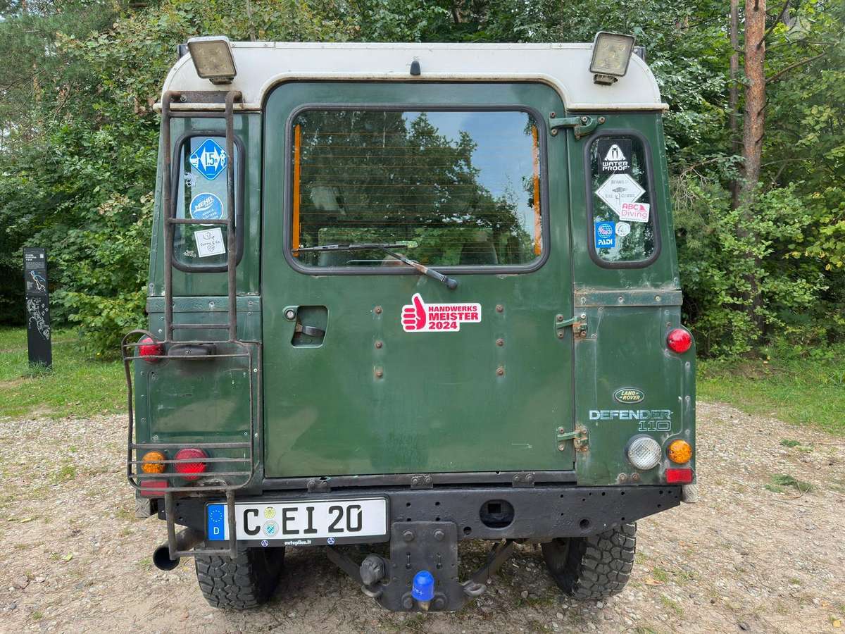 Land Rover Defender - 6