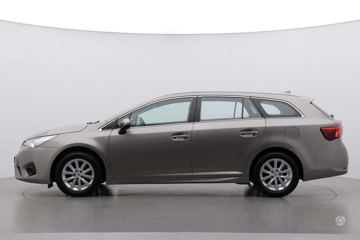 Toyota Avensis - 4