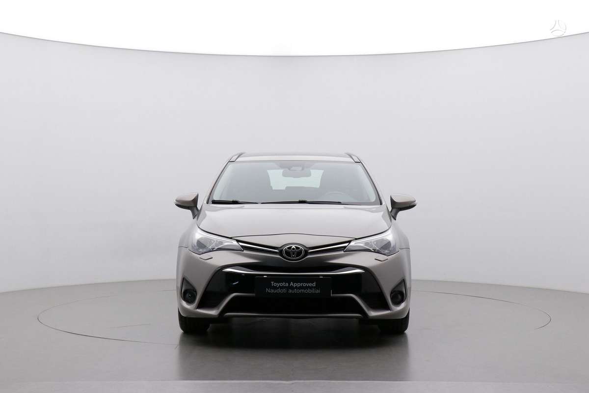 Toyota Avensis - 6