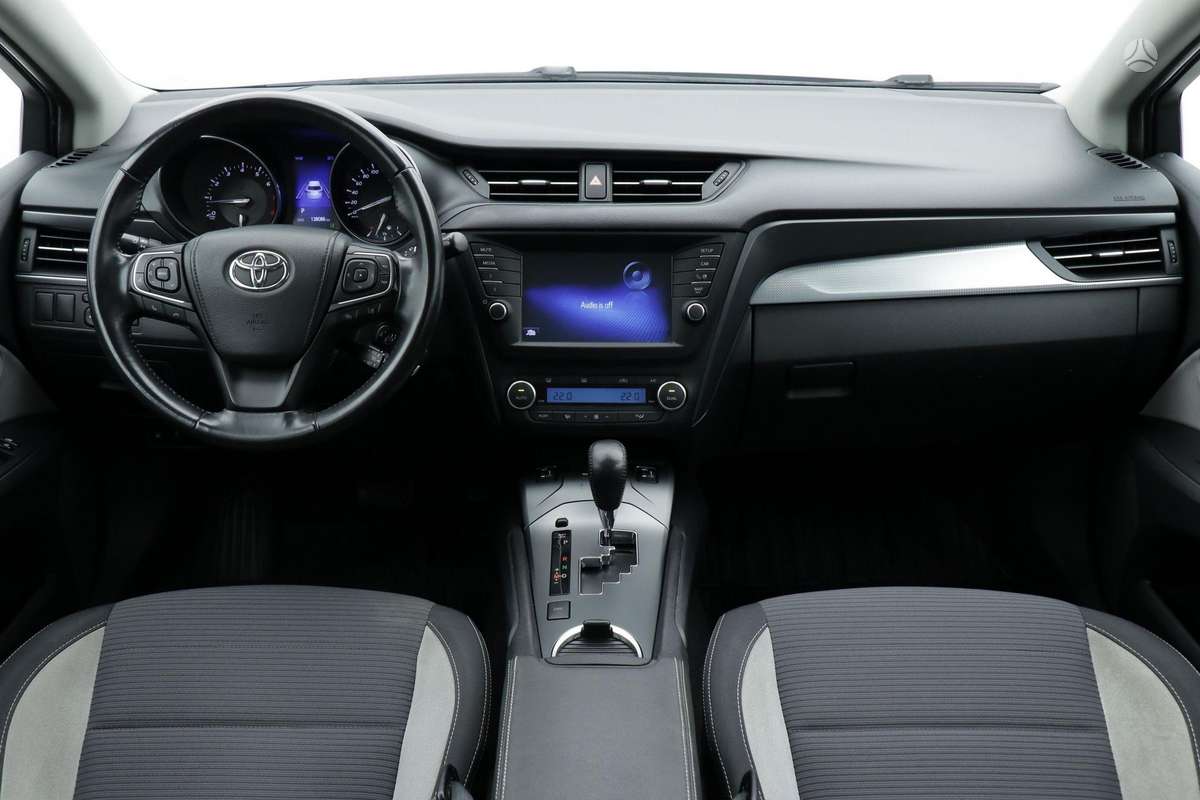 Toyota Avensis - 7