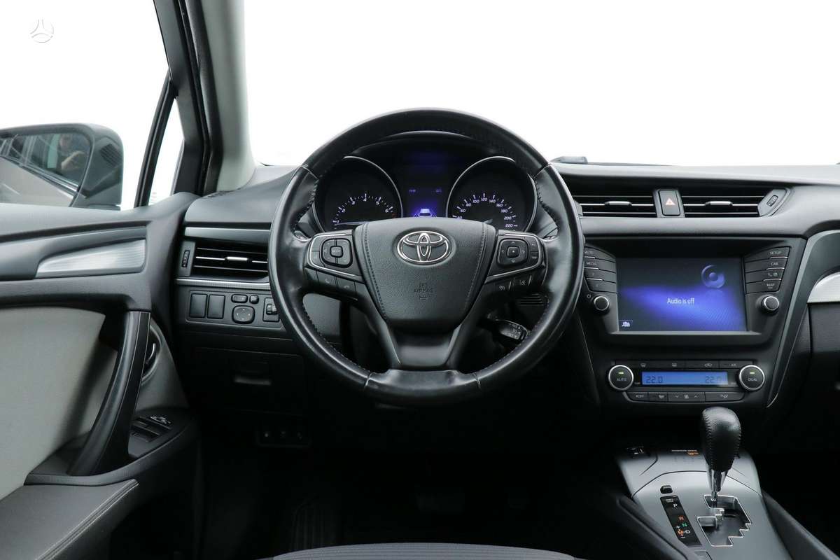 Toyota Avensis - 8