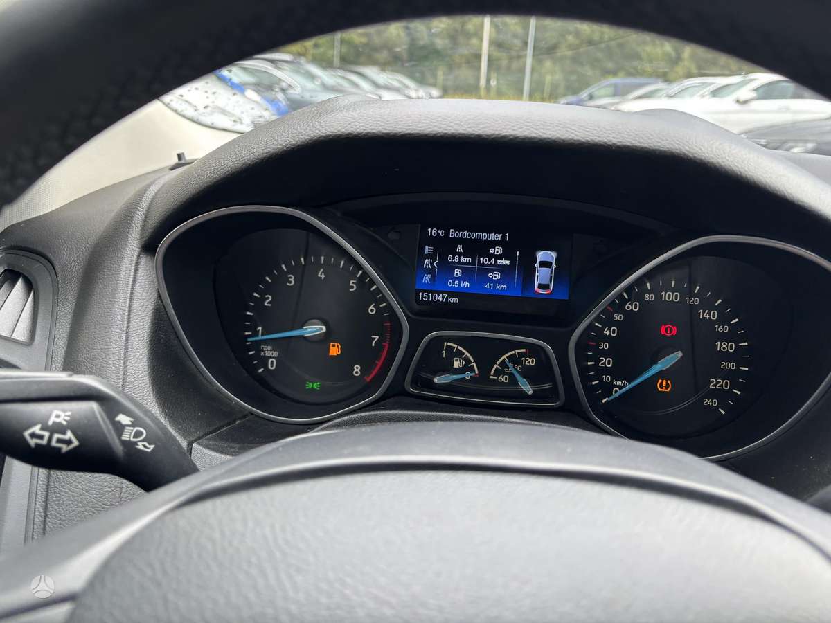 Ford Focus - 8