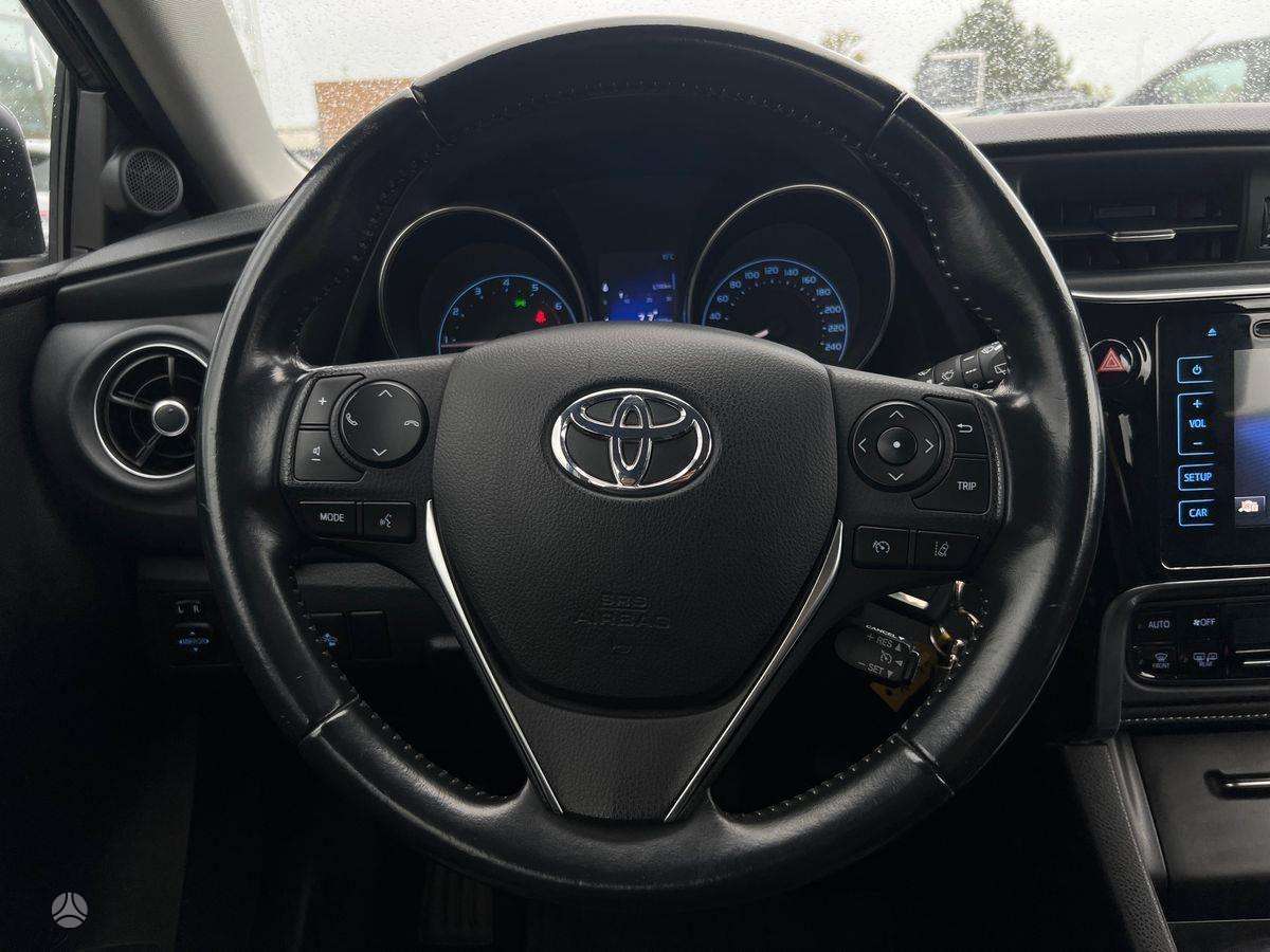Toyota Auris - 12