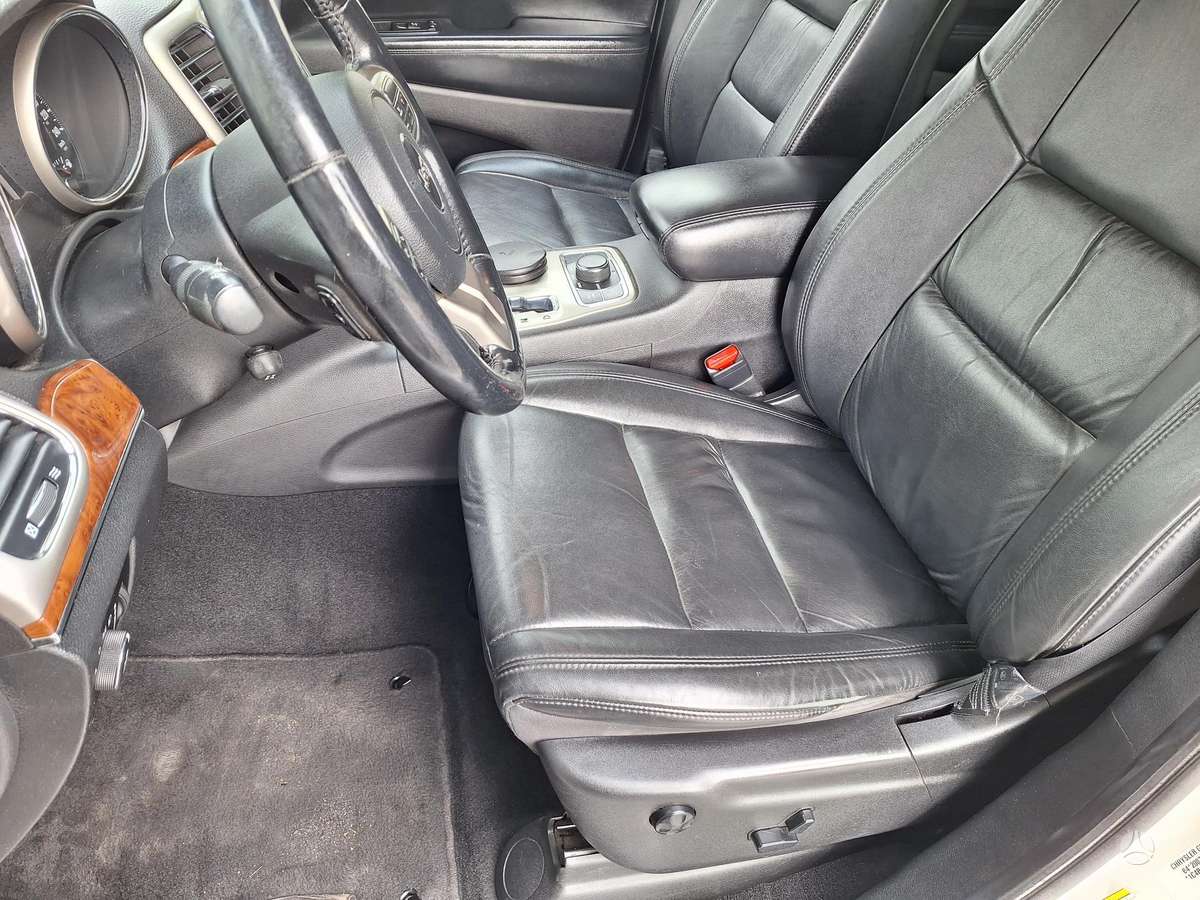 Jeep Grand Cherokee - 10