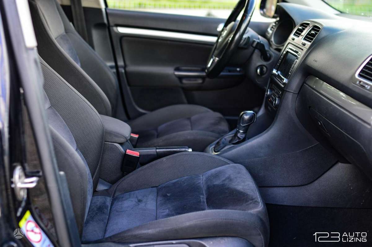 Volkswagen Golf - 10