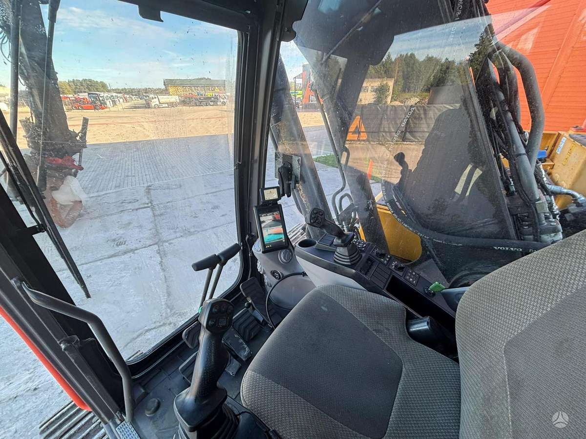Volvo EC 220 EL, ekskavatoriai