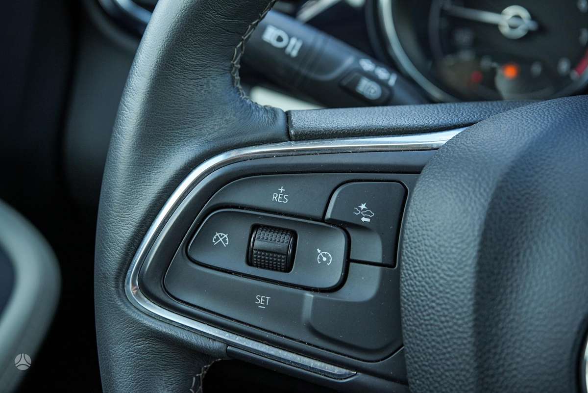 Buick Encore, 1.2 l., off-road / crossover