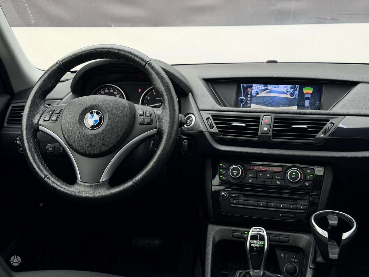 BMW X1, 2.0 l., off-road / crossover