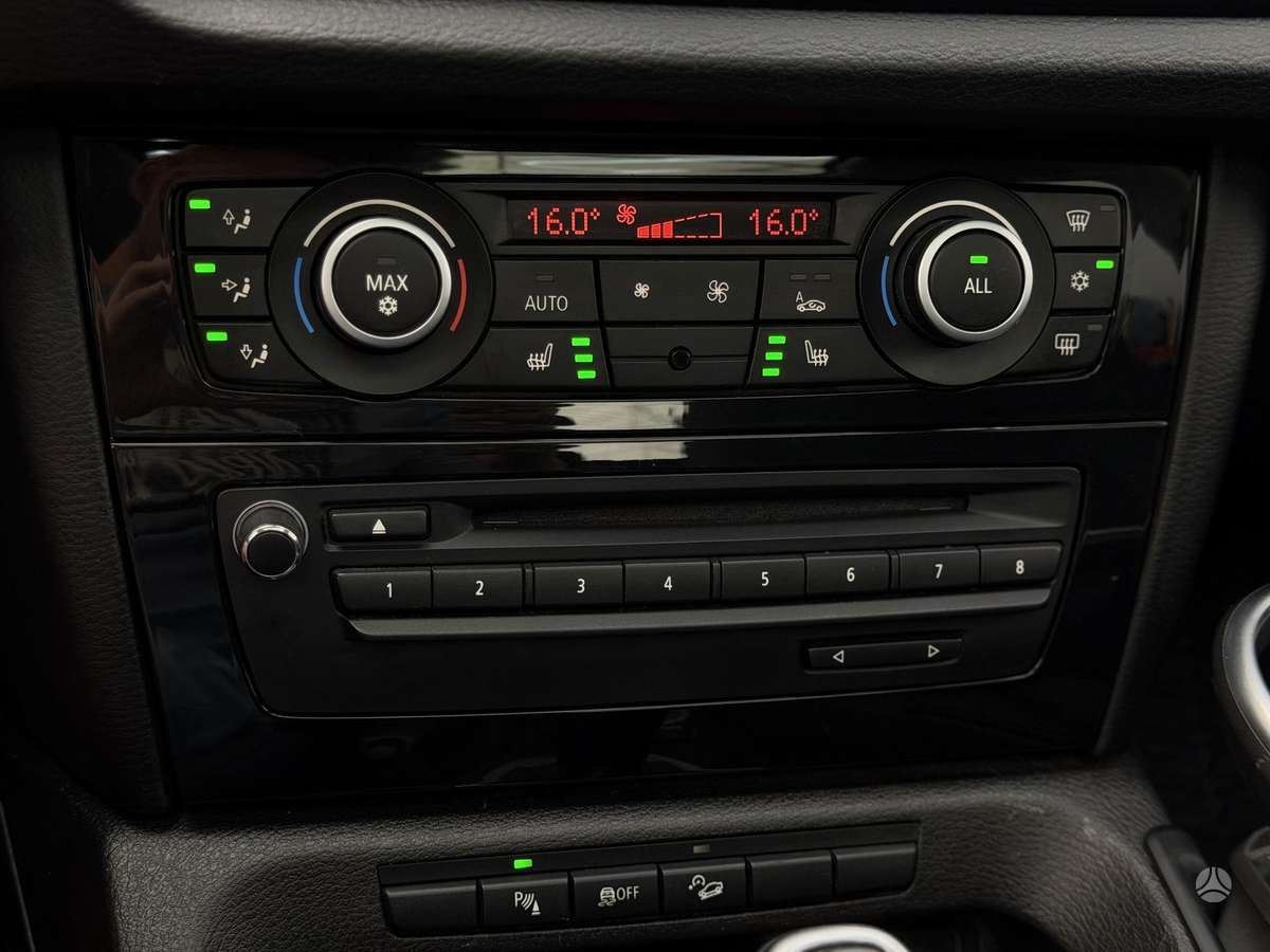 BMW X1, 2.0 l., off-road / crossover