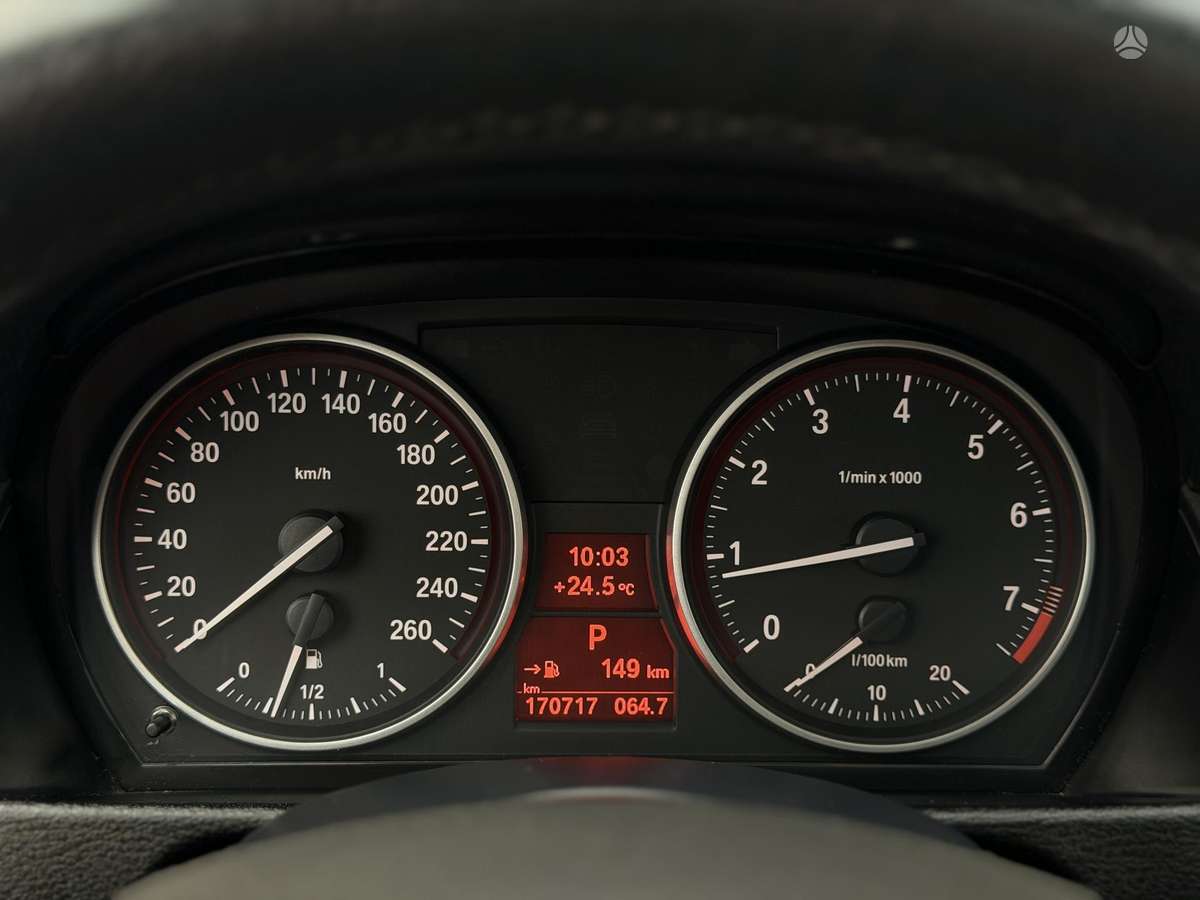 BMW X1, 2.0 l., off-road / crossover
