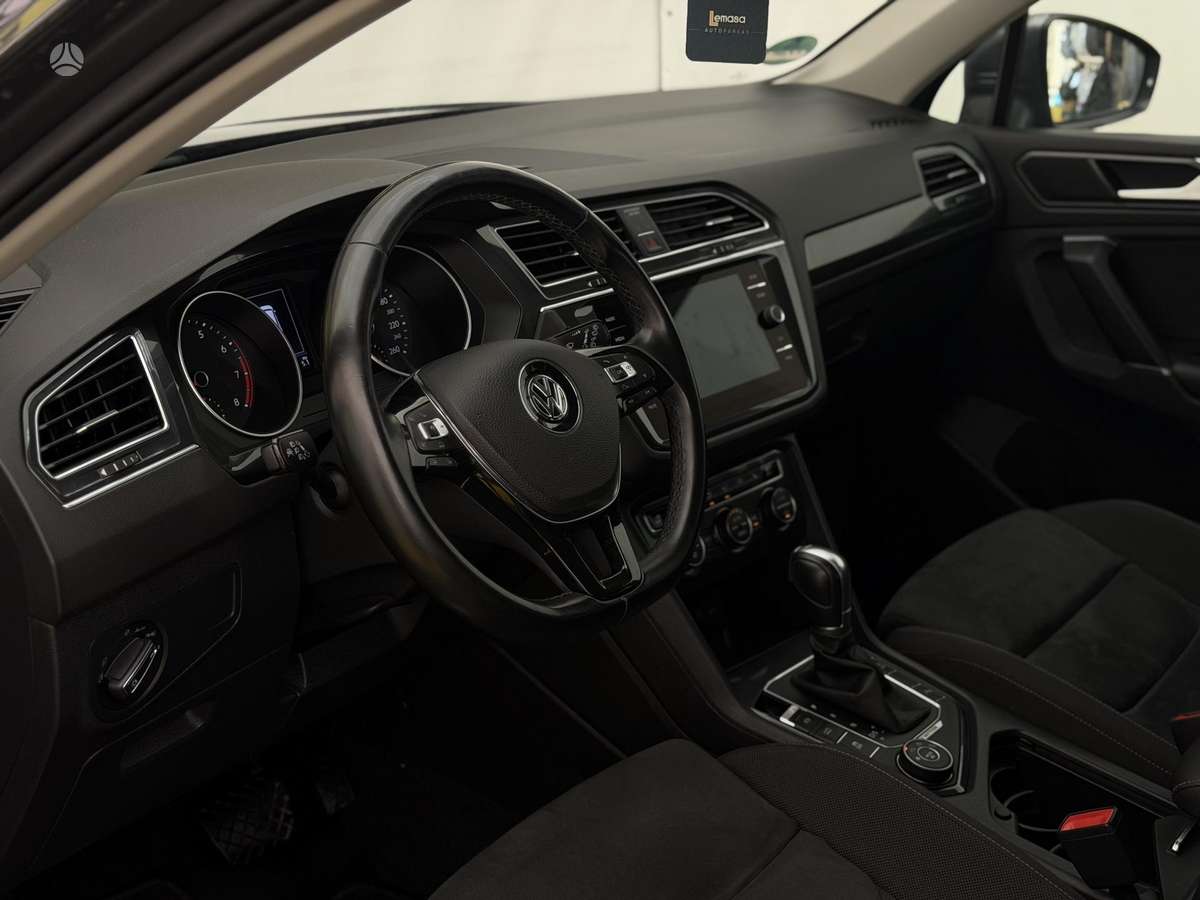 Volkswagen Tiguan - 9