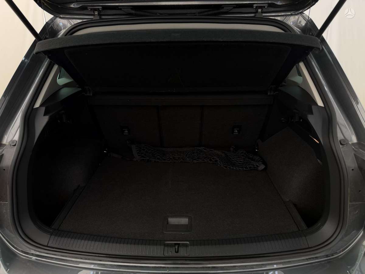 Volkswagen Tiguan - 12