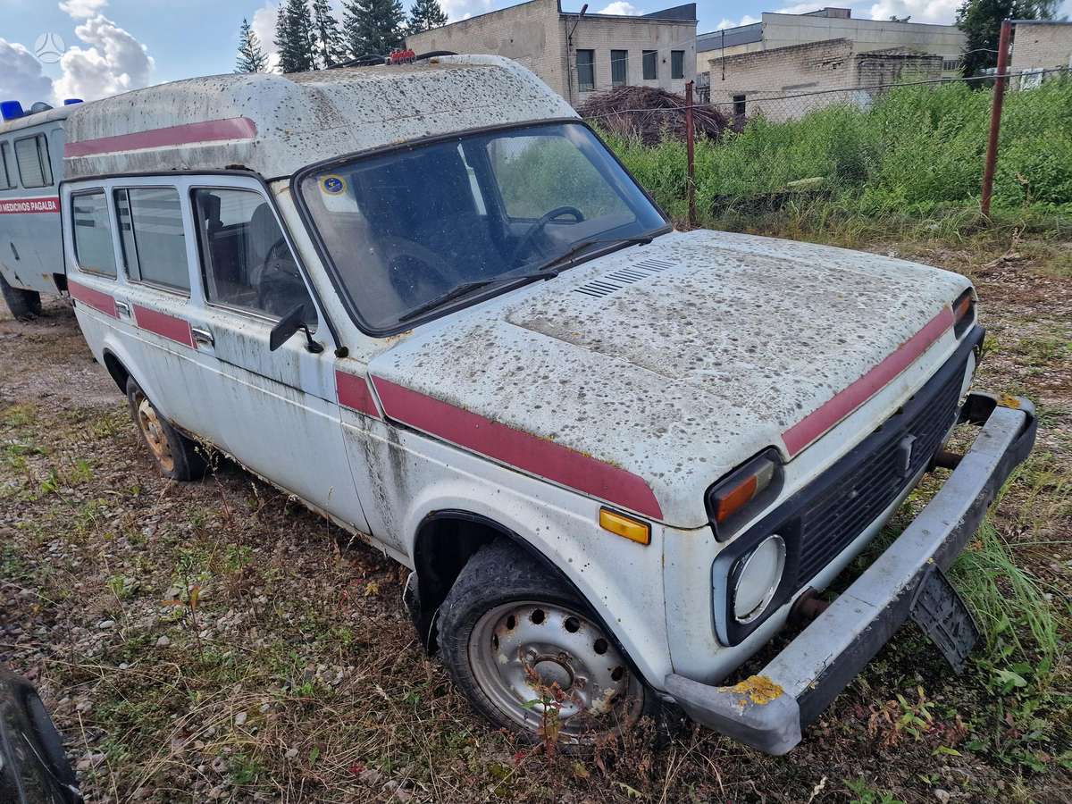 Lada Niva dalimis