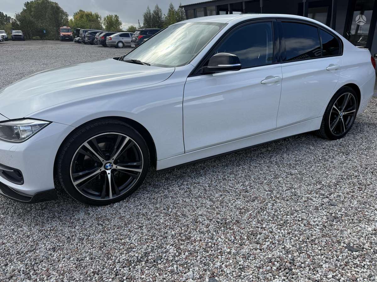 BMW 318 - 12