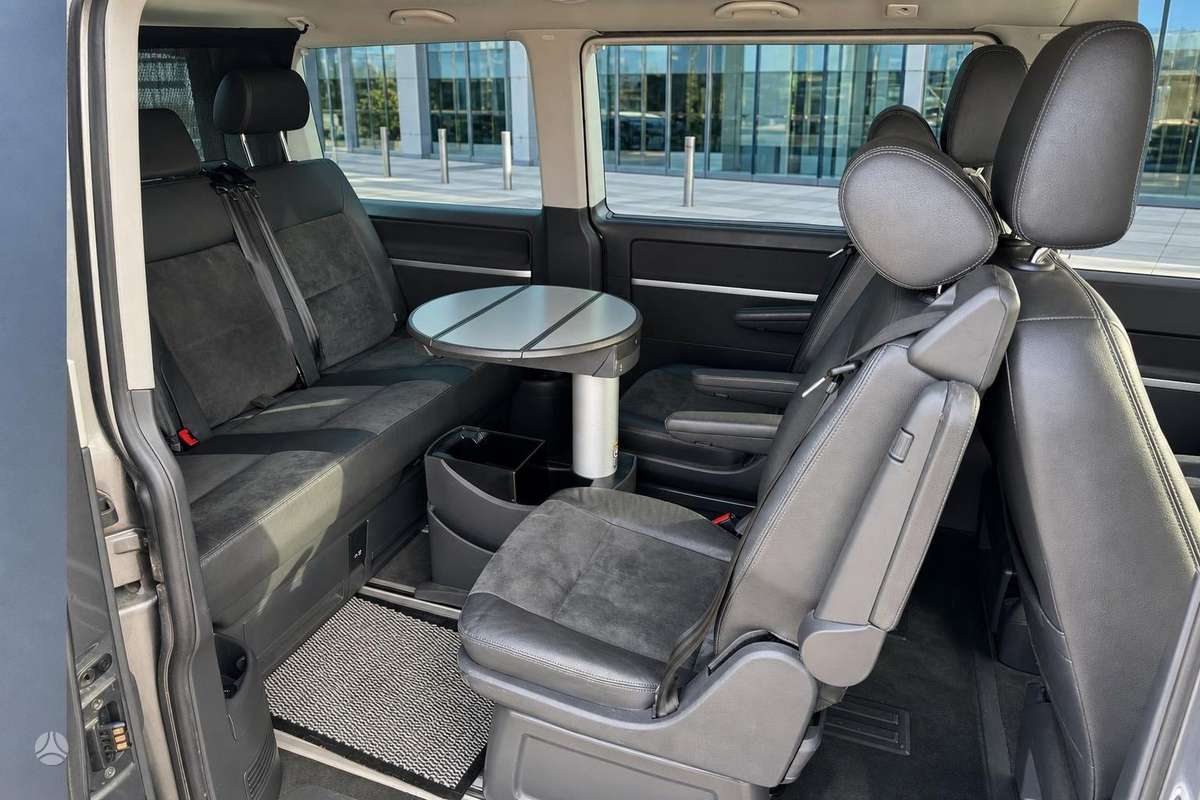 Volkswagen Multivan - 10