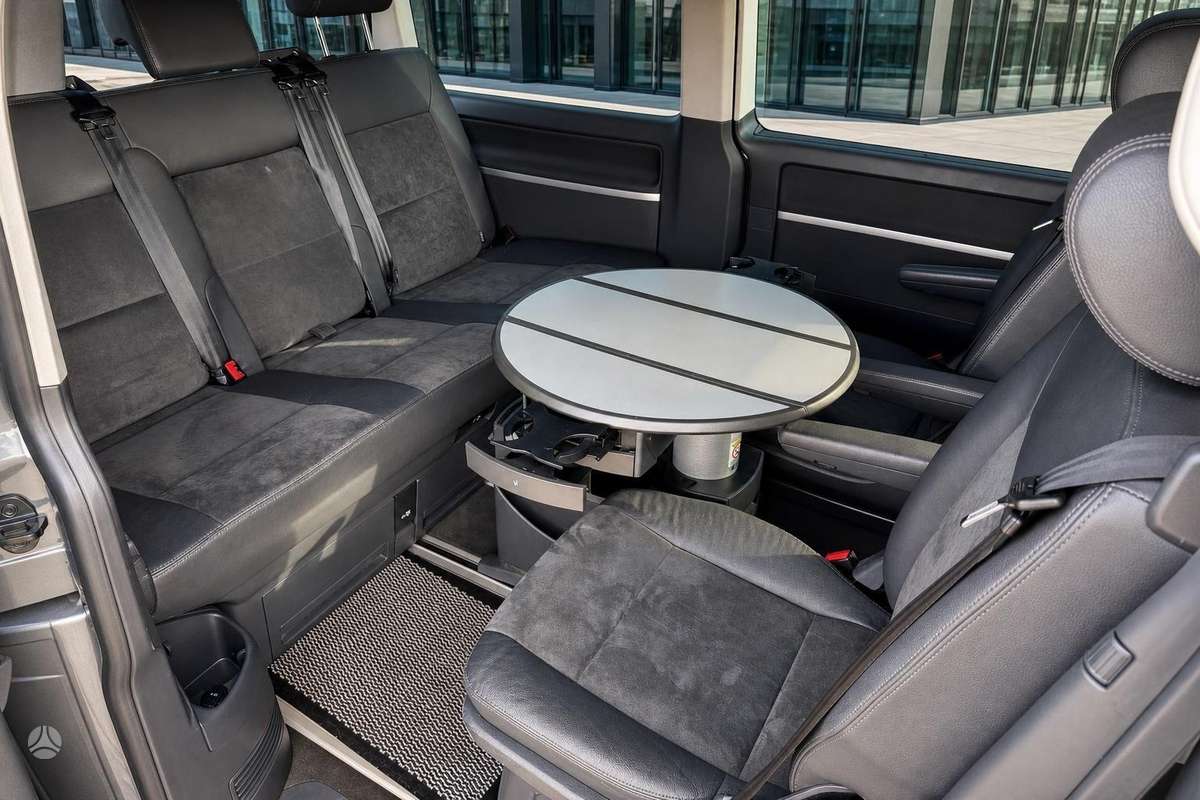 Volkswagen Multivan - 11