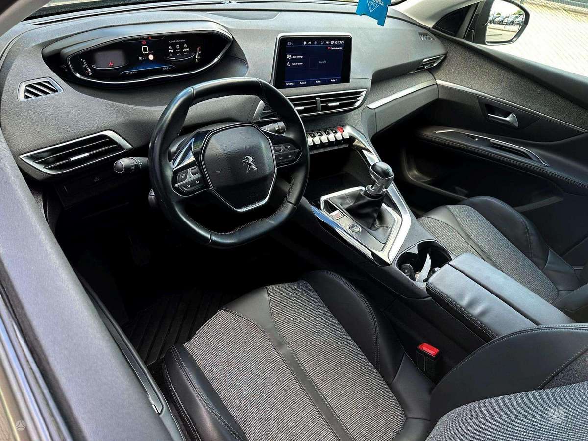 Peugeot 5008 - 9