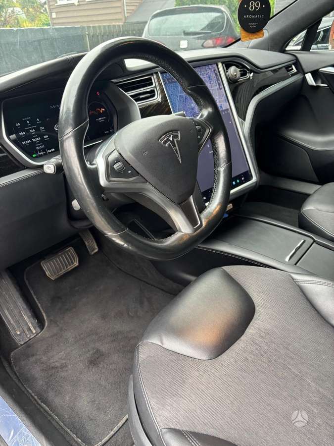 Tesla Model S, 85 кВт·ч, Седан