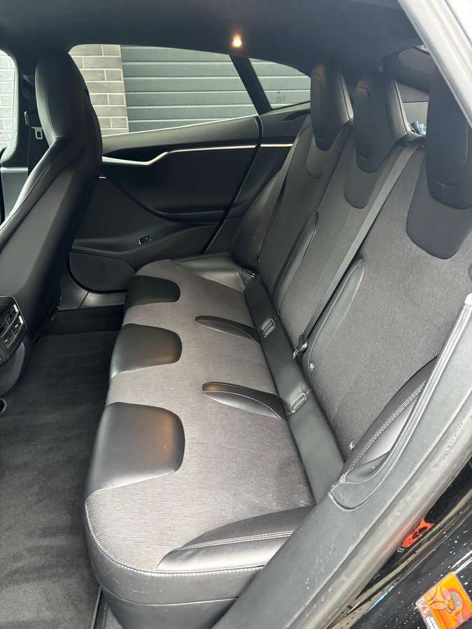 Tesla Model S, 85 кВт·ч, Седан
