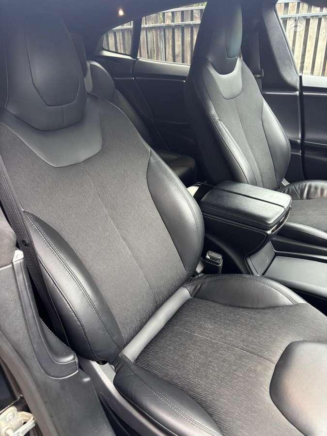 Tesla Model S, 85 кВт·ч, Седан