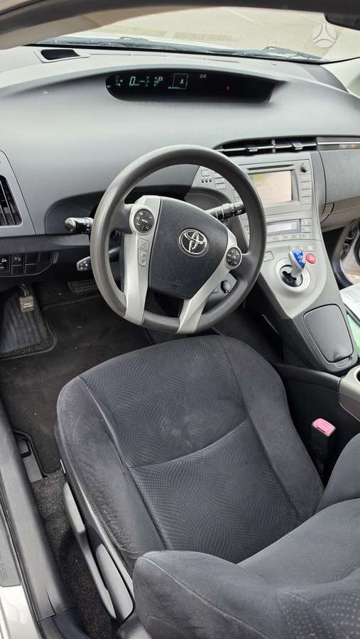 Toyota Prius - 8
