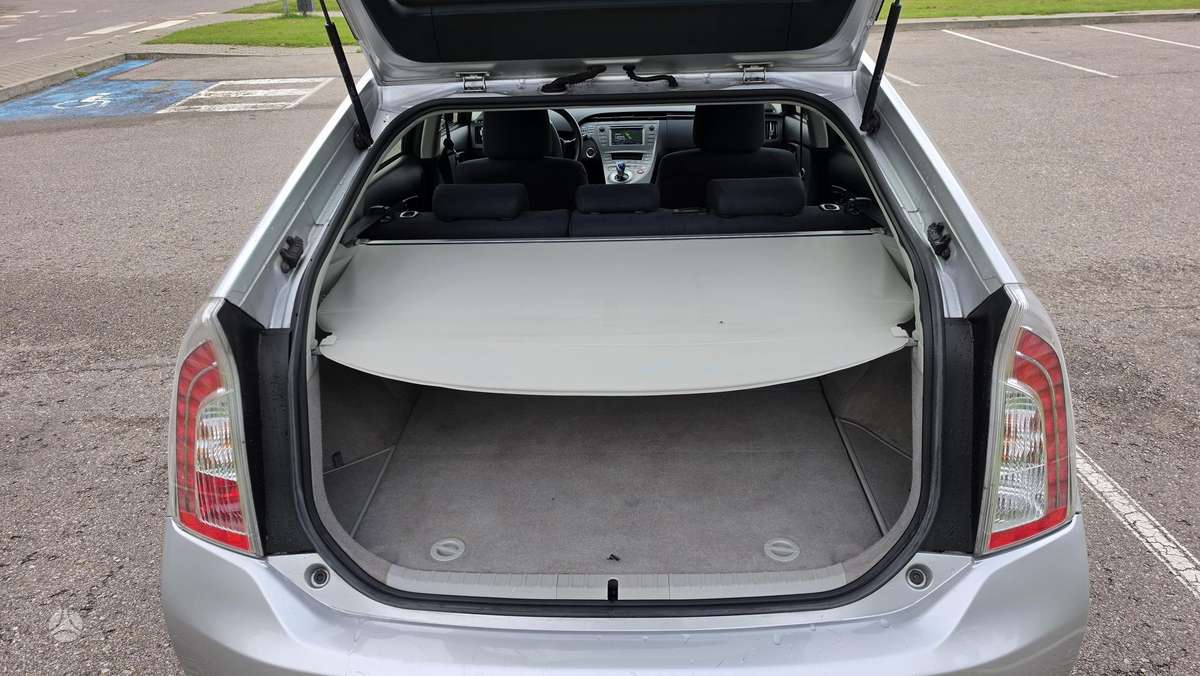 Toyota Prius - 10