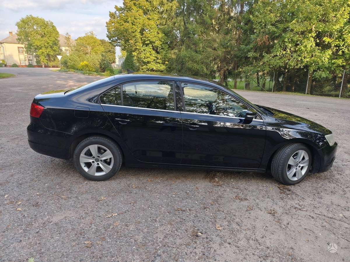 Volkswagen Jetta - 5