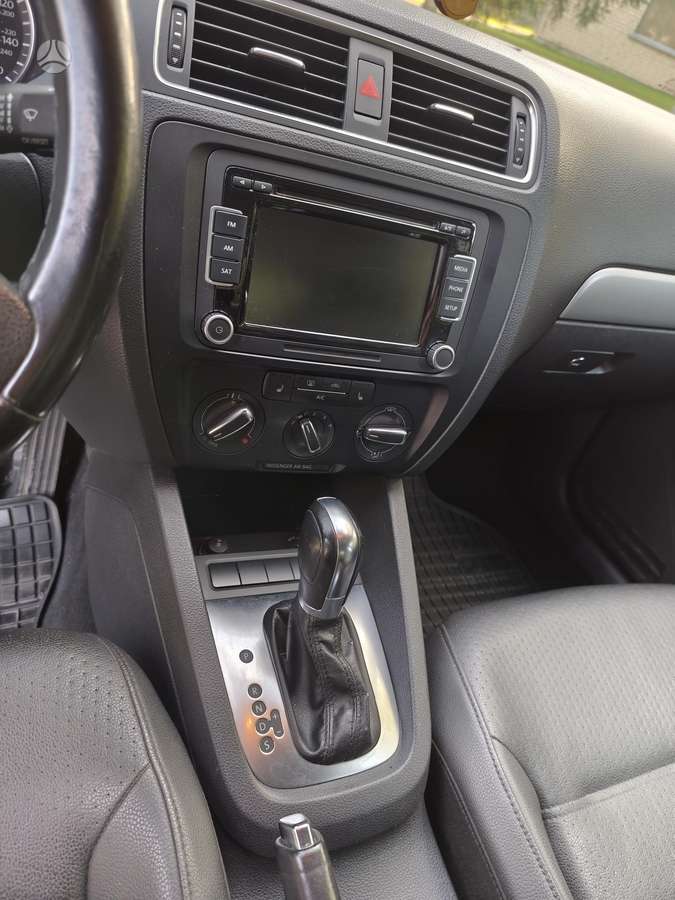 Volkswagen Jetta - 10