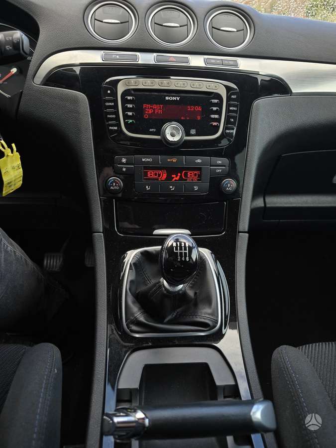 Ford S-MAX - 10