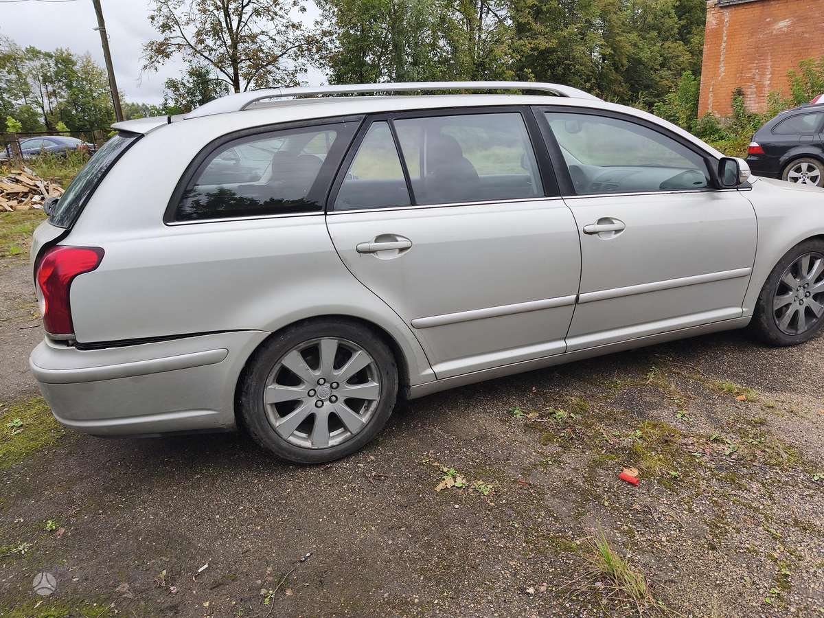 Toyota Avensis - 3
