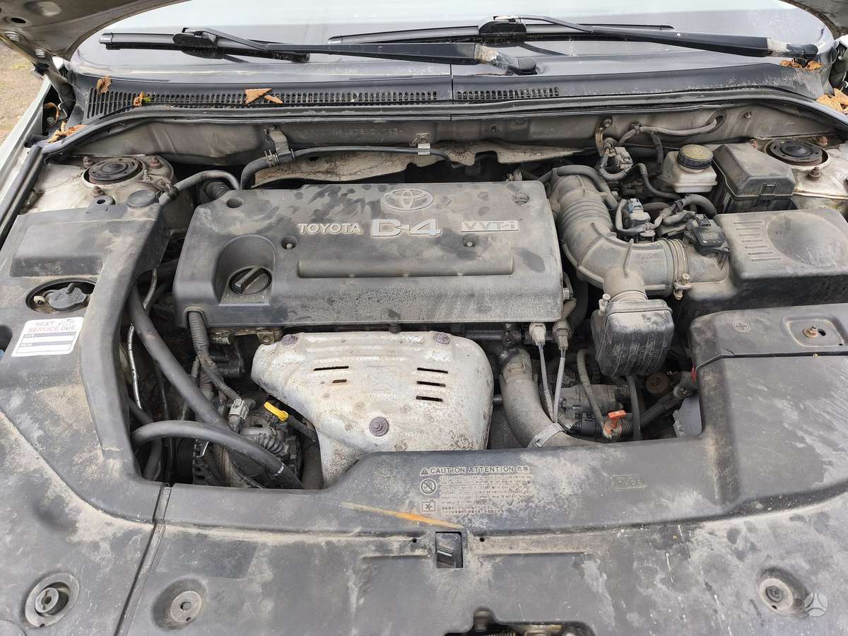 Toyota Avensis - 9