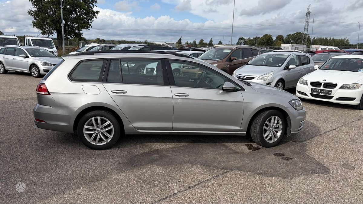 Volkswagen Golf - 4