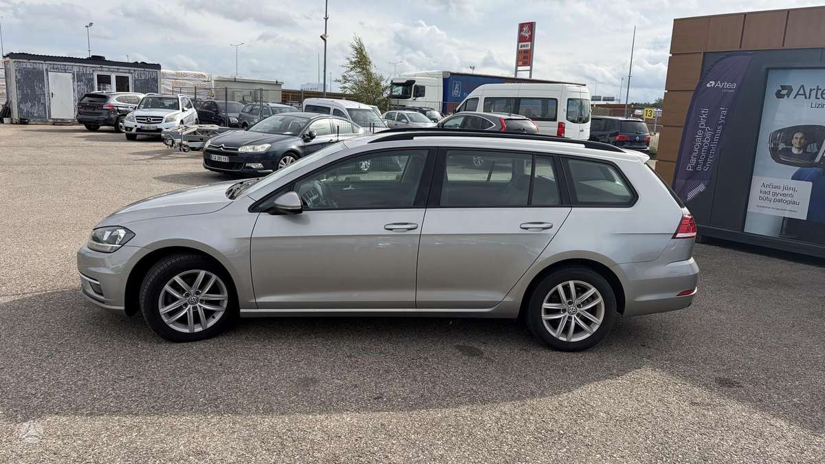 Volkswagen Golf - 3