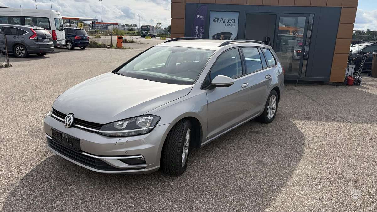 Volkswagen Golf - 2