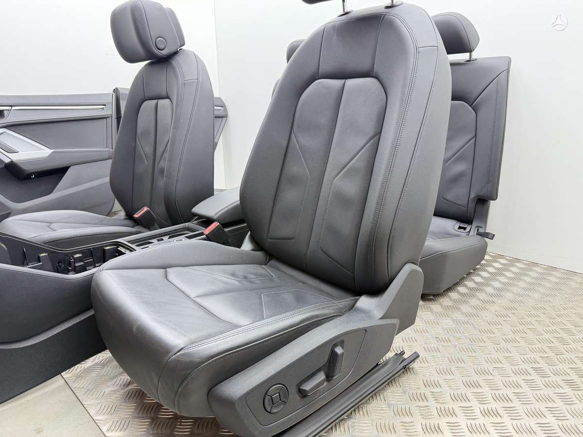 Audi Q3 salono detalės