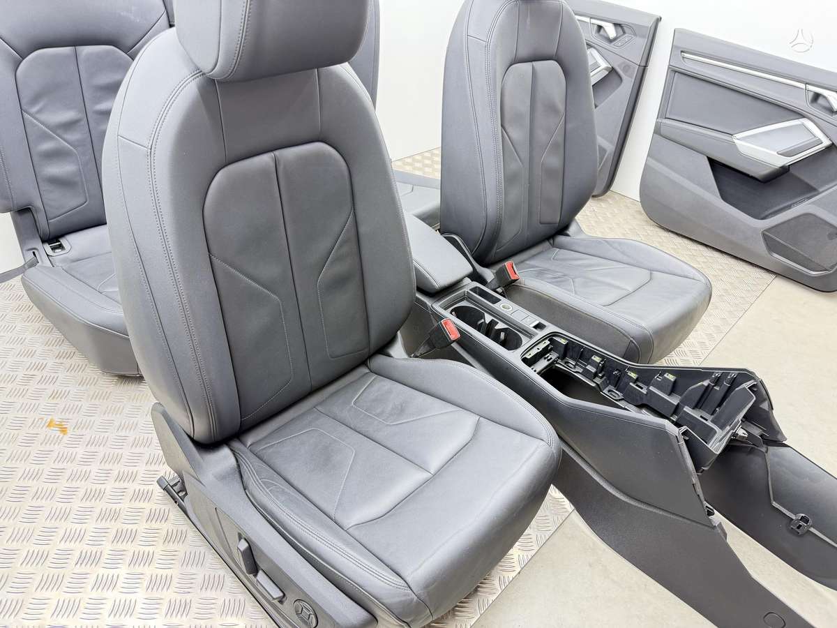 Audi Q3 salono detalės