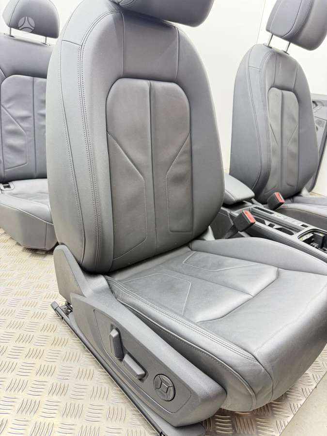 Audi Q3 salono detalės